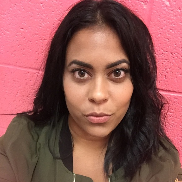 Meet your Posher, Angelene - Picture 2 of 4